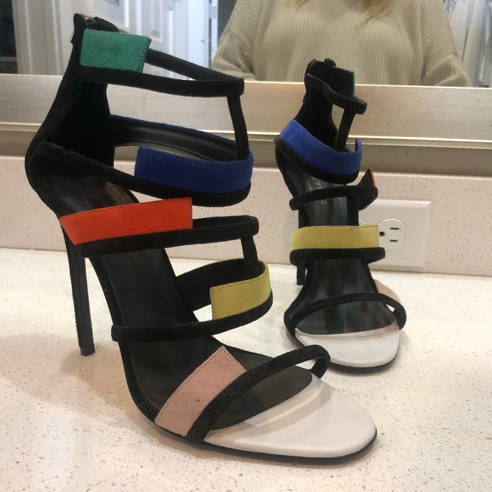 Greymer color block heals